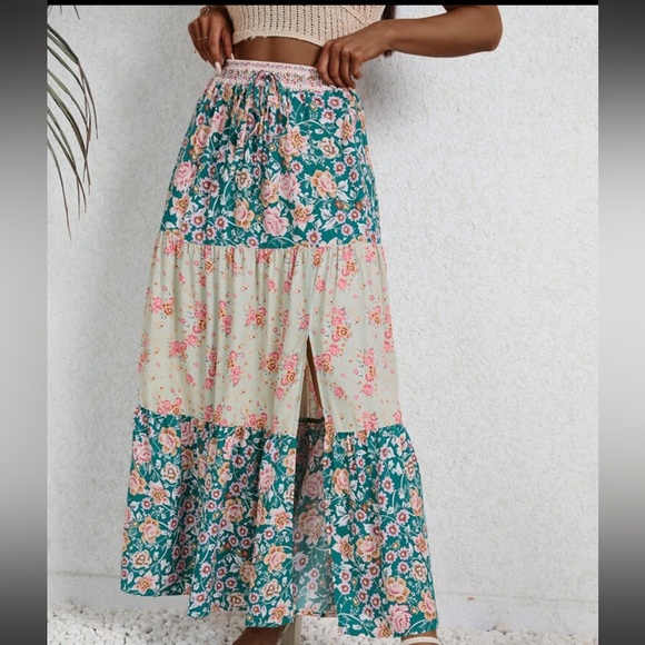 Boho Floral Print Slit Maxi Skirt - Picture 5 of 6